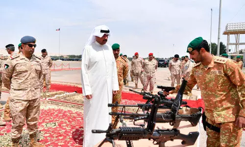 പ്ര​തി​രോ​ധ മ​ന്ത്രി ആ​ർ​മി ക​മാ​ൻ​ഡോ ബ്രി​ഗേ​ഡ് ആ​സ്ഥാ​നം സ​ന്ദ​ർ​ശി​ച്ചു