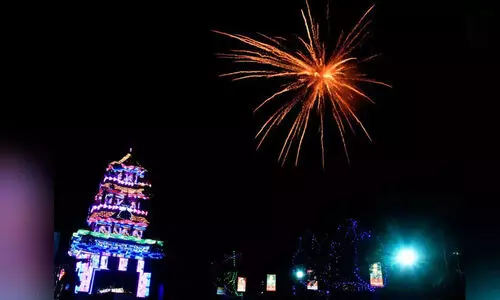 തൃ​ശൂ​ർ പൂ​രം വെ​ടി​ക്കെ​ട്ട്​: ജി​ല്ല ഭ​ര​ണ​കൂ​ടം നി​യ​മോ​പ​ദേ​ശം തേ​ടും