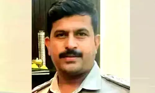 മുഖ്യമന്ത്രിയുടെ വിശിഷ്ട സേവ മെഡൽ സ്വീകരിക്കേണ്ട പൊലീസുകാരൻ അറസ്റ്റ് ഭയന്ന് ഒളിവിൽ