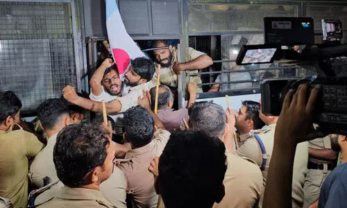 വഖ്ഫ് ബില്ലിൽ പ്രതിഷേധിച്ച് റോഡ് ഉപരോധം; സോളിഡാരിറ്റി, എസ്.ഐ.ഒ പ്രവർത്തകർ അറസ്റ്റിൽ