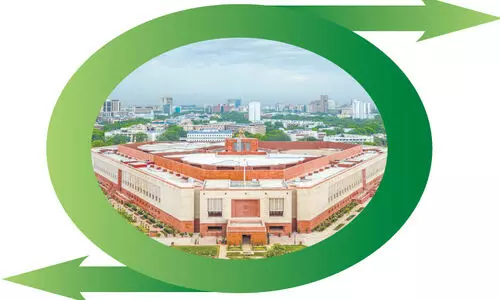 വഖഫ് അവകാശപോരാട്ടം തെരുവിലേക്കും വ്യാപിപ്പിക്കാനുറച്ച്  മു​സ്‍ലിം വ്യ​ക്തി നി​യ​മ ബോ​ർ​ഡ്