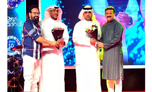 ജ​ന​സാ​ഗ​ര​മാ​യി ‘മെ​ട്രോ​ക്കൊ​പ്പം ഈ​ദ്’