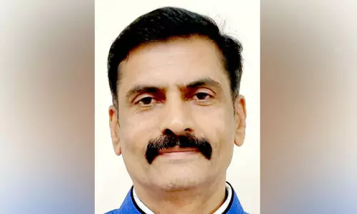 ലഹരിയെ നേരിടാൻ പുകയുന്ന കൗമാരം ആൽബമിറക്കി  സബ്​ ഇൻസ്​പെക്​ടർ