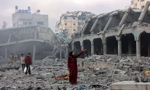 ഗസ്സയിൽ സ്കൂളിൽ വീണ്ടും ബോംബിട്ടു; കുട്ടികളും സ്ത്രീകളുമടക്കം 27ലേറെ പേർ കൊല്ലപ്പെട്ടു