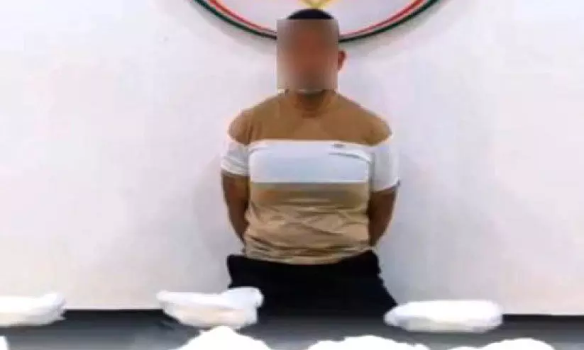 രണ്ടര ലക്ഷം ദീനാറിന്റെ മയക്കുമരുന്നുമായി പിടിയിൽ രണ്ടര ലക്ഷം ദീനാറിന്റെ മയക്കുമരുന്നുമായി പിടിയിൽ