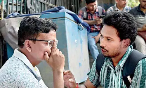 കോടതിവിധിയിൽ ജോലി ​പോയത് 16,000ത്തോളം അധ്യാപകർക്ക്;   ബംഗാളിലെ സ്കൂളുകൾ പ്രതിസന്ധിയിൽ; ക്ലാസുകൾ നിർത്തിവെക്കുന്നു