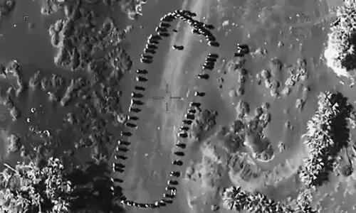 ഇനി ഹൂതികൾ ഞങ്ങളുടെ കപ്പലുകൾ മുക്കില്ല​; യെമനിലെ ആക്രമണ ദൃശ്യങ്ങൾ പുറത്തുവിട്ട് ട്രംപ്, പിന്നാലെ വിവാദം