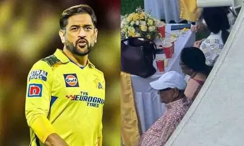 ധോണി വിരമിക്കുന്നോ? ഡൽഹിക്കെതിരെയുള്ള മത്സരം കാണാനെത്തി മുഴുവൻ കുടുംബവും!