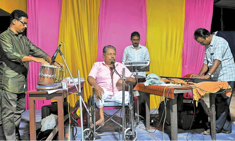 ‘ശരീരത്തെ തളർത്താനേ പോളിയോക്ക് കഴിയൂ, മനക്കരുത്ത് ഇല്ലാതാക്കാനാവില്ല’ -വേദികളിൽനിന്ന്​ വേദികളിലേക്ക്​ കഥപറഞ്ഞും പാടിയും വളർന്ന ഷാജഹാനെന്ന ‘കാഥികൻ ഷാജി’