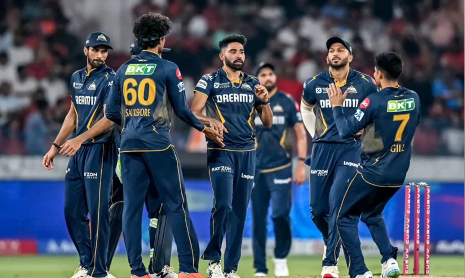 തലപൊക്കും മുൻപെ എറിഞ്ഞ് വീഴ്ത്തി  സിറാജ്; സൺറൈസേഴ്സിനെതിരെ ഗുജറാത്തിന് 153 റൺസ് വിജയലക്ഷ്യം