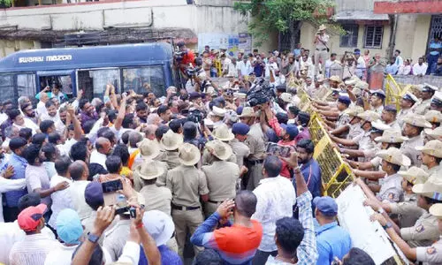 പ്ര​തി​ഷേ​ധം; കു​ട​കി​ൽ ബി.​ജെ.​പി നേ​താ​ക്ക​ളെ ക​സ്റ്റ​ഡി​യി​ലെ​ടു​ത്തു