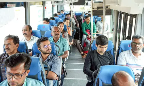 മെട്രോ ഫീഡർ ബസുകളിൽ യാത്ര ചെയ്തത്​  രണ്ടുലക്ഷത്തിലേറെപേർ