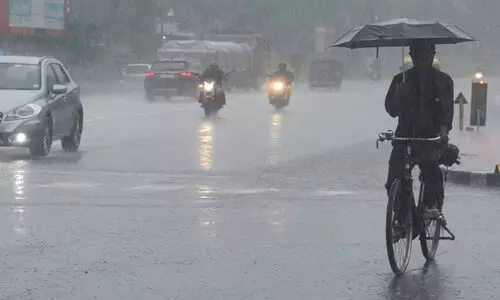 ഏഴ് ജില്ലകളിൽ യെല്ലോ അലർട്ട്, ഇന്ന് എല്ലാ ജില്ലകളിലും മഴ പെയ്തേക്കും