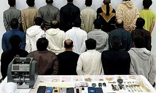 സുരക്ഷ ഉദ്യോഗസ്ഥരെന്ന വ്യാജേന പിടിച്ചുപറി​​; റിയാദിൽ 21 പേർ പിടിയിൽ