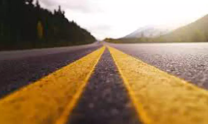 33.08 കോടിയുടെ നവീകരണം കാത്ത് ജില്ലയിലെ പ്രധാന റോഡുകള് 33.08 കോടിയുടെ നവീകരണം കാത്ത് ജില്ലയിലെ പ്രധാന റോഡുകള്