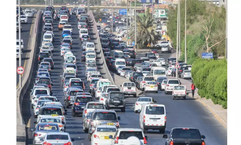 ഒ​രാ​ഴ്ച​യ്ക്കി​ടെ 54,000ത്തി​ല​ധി​കം ഗ​താ​ഗ​ത നി​യ​മ​ലം​ഘ​ന​ങ്ങ​ൾ