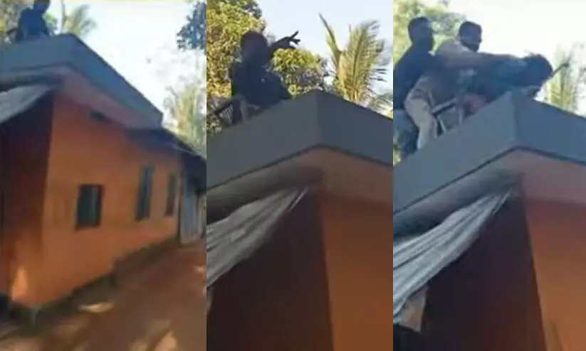 പൊറോട്ടയും ബീഫും ആവശ്യപ്പെട്ട് വീടിന് മുകളിൽ കയറി യുവാവിന്റെ ആത്മഹത്യ ഭീഷണി; ഫയർഫോഴ്സ് എത്തി താഴെ ഇറക്കി