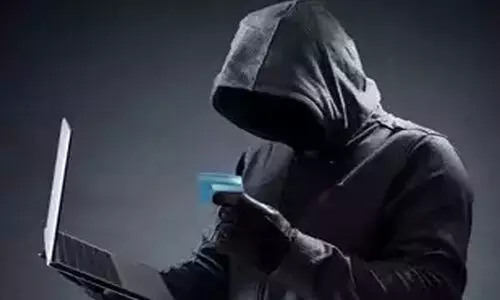 ജോലി വാഗ്ദാനം ചെയ്ത് യുവാവിൽ നിന്ന് 32 ലക്ഷം രൂപ തട്ടിച്ചു