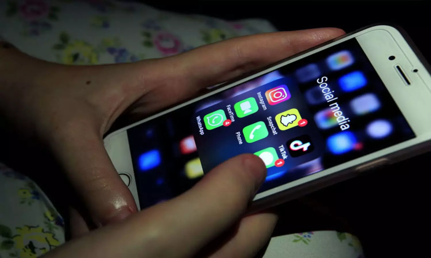 ഇൻസ്റ്റാഗ്രാമിൽ കൗമാരക്കാരുടെ ലൈവ് സ്ട്രീമിംഗ് മെറ്റ ബ്ലോക്ക് ചെയ്യുന്നു