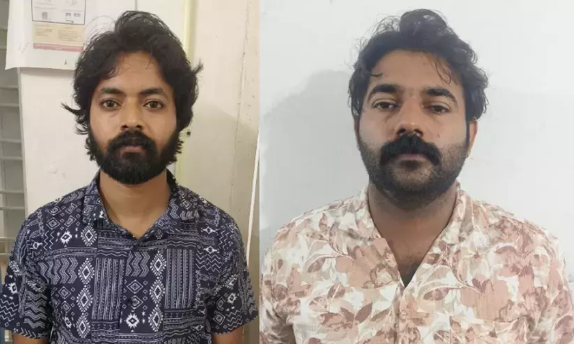 എ.​ടി.​എ​മ്മു​ക​ളി​ലേ​ക്കു​ള്ള 28 ല​ക്ഷം ക​വ​ർ​ന്നു  ബാ​ങ്ക് ജീ​വ​ന​ക്കാ​ർ പി​ടി​യി​ൽ