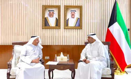 വി​ദേ​ശ​കാ​ര്യ മ​ന്ത്രി റെ​ഡ് ക്ര​സ​ന്റ് സൊ​സൈ​റ്റി   മേ​ധാ​വി​യു​മാ​യി കൂ​ടി​ക്കാ​ഴ്ച ന​ട​ത്തി