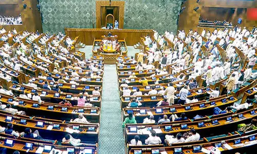 പാതിരാവിൽ ഉറങ്ങാത്തവർ