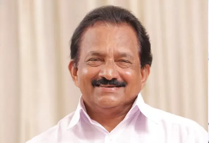 ജ്വല്ലറി ഉടമയെ ഭീഷണിപ്പെടുത്തി സ്വർണം തട്ടിയെന്ന പരാതിയിൽ മുൻ എം.എൽ.എ മാത്യു സ്റ്റീഫൻ അടക്കം മൂന്ന് പേർക്കെതിരെ കേസ് ജ്വല്ലറി ഉടമയെ ഭീഷണിപ്പെടുത്തി സ്വർണം തട്ടിയെന്ന പരാതിയിൽ മുൻ എം.എൽ.എ മാത്യു സ്റ്റീഫൻ അടക്കം മൂന്ന് പേർക്കെതിരെ കേസ്