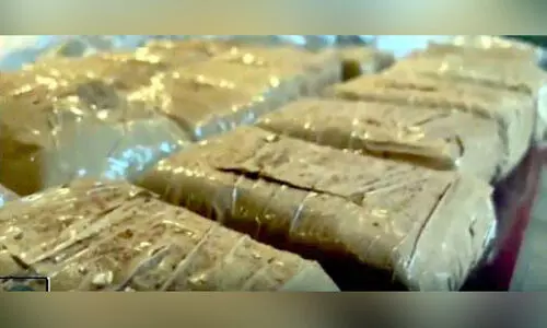 എ​യ​ർ കാ​ർ​ഗോ വ​ഴി ല​ഹ​രി; 26 കി​ലോ മ​യ​ക്കു​മ​രു​ന്ന് പി​ടി​കൂ​ടി