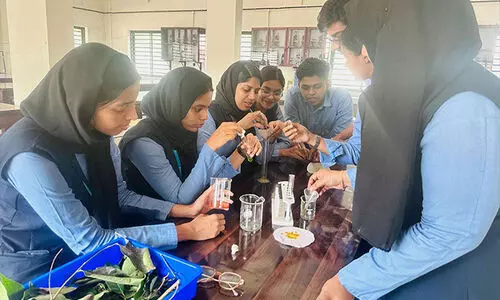 കമ്യൂണിസ്റ്റ് പച്ചയിൽനിന്ന് മഷി ഉൽപാദിപ്പിച്ച് പൊന്നാനി എം.ഇ.എസ് കോളജിലെ സുവോളജി വിദ്യാർഥികൾ