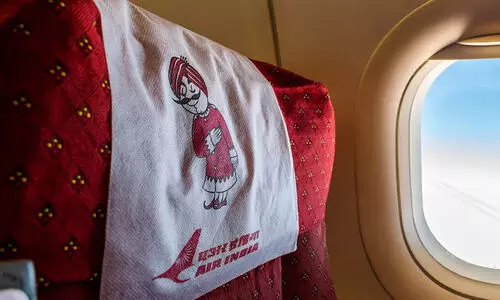 യാത്രക്കിടെ എയർ ഇന്ത്യ യാത്രക്കാരൻ സഹയാത്രികന്റെ മേൽ മൂത്രമൊഴിച്ചതായി പരാതി