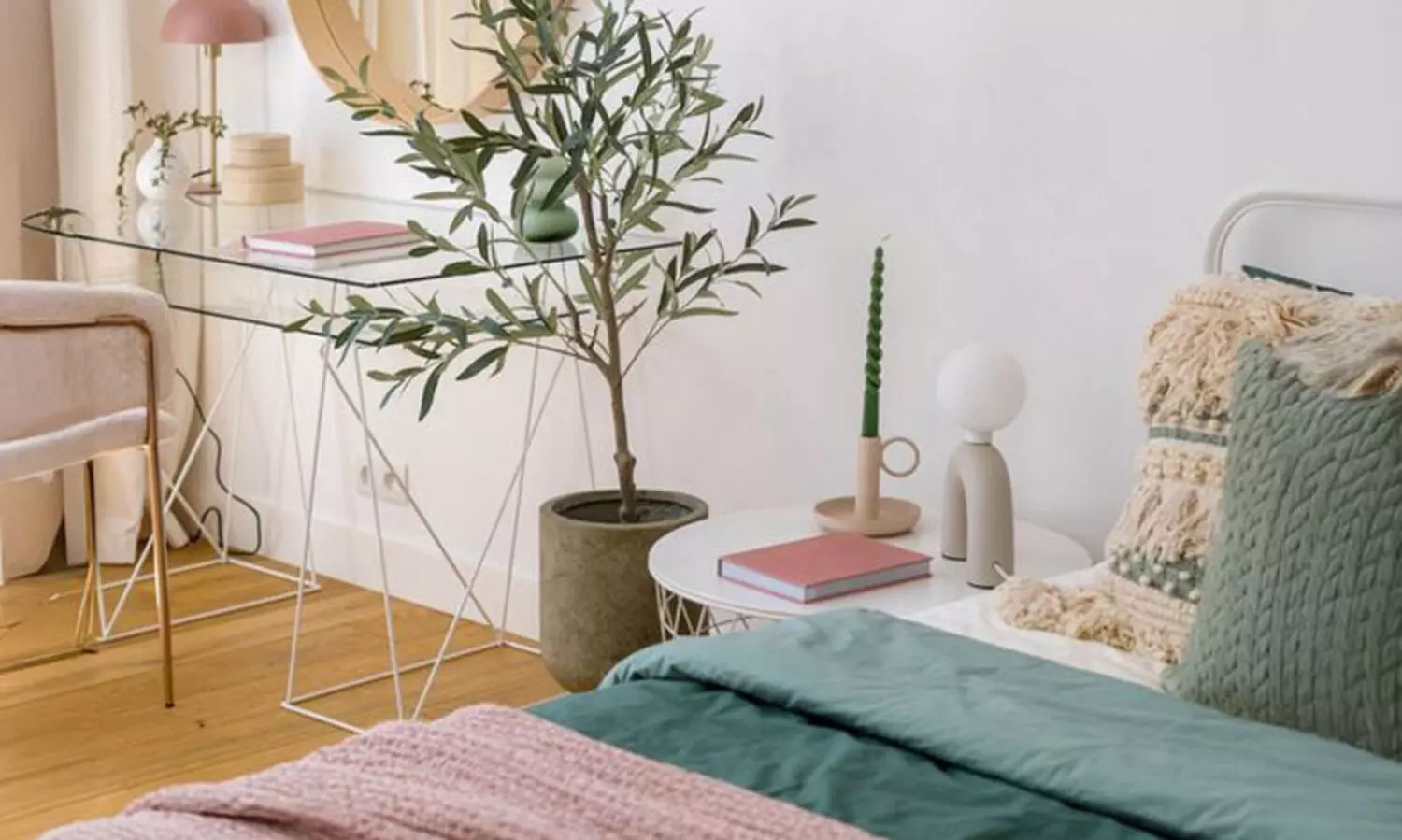 നിങ്ങളുടെ കിടപ്പുമുറി എപ്പോഴും  വൃത്തിയായി സൂക്ഷിക്കാം; ഇതാ എളുപ്പ വഴികൾ