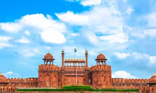 ചെങ്കോട്ടയിലെയും ജമാ മസ്ജിദിലെയും ബോംബ് ഭീഷണി വ്യാജമെന്ന് ഡൽഹി പൊലീസ്