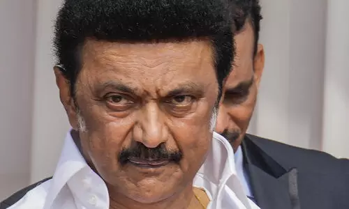 തമിഴ്നാട്ടിൽ ഗവർണറും രാഷ്ട്രപതിയും ഒപ്പുവെക്കാത്ത 10 ബില്ലുകൾ നിയമമായി; ചരിത്രത്തിലാദ്യം