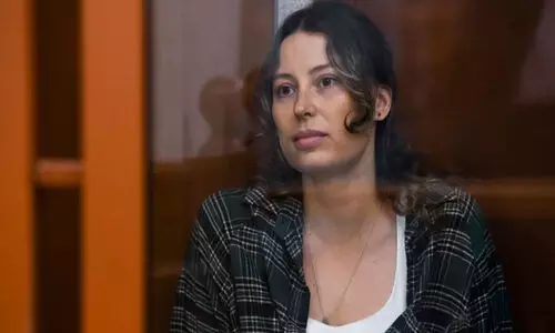 തടവിൽ കഴിഞ്ഞ റഷ്യൻ-അമേരിക്കൻ വനിതയെ മോചിപ്പിച്ചു തടവിൽ കഴിഞ്ഞ റഷ്യൻ-അമേരിക്കൻ വനിതയെ മോചിപ്പിച്ചു