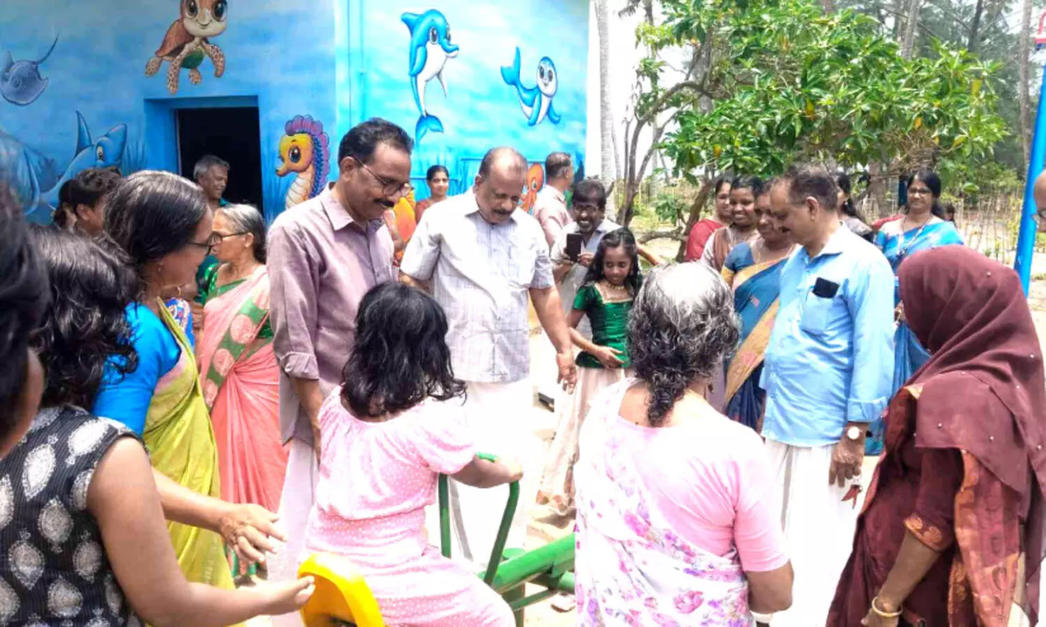 ബ്ലൂ​പേ​ൾ ഹാ​പ്പി​നെ​സ് പാ​ർ​ക്ക് നാ​ടി​ന് സ​മ​ർ​പ്പി​ച്ചു