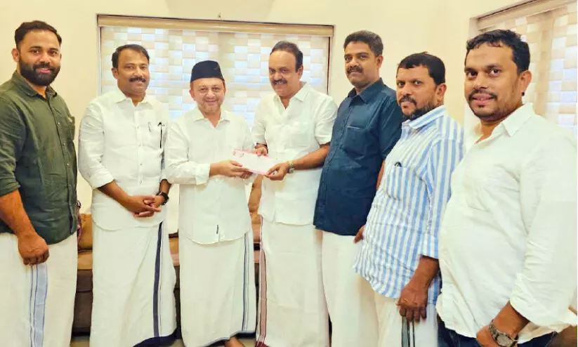 കെ.​എം.​സി.​സി വേ​ങ്ങ​ര മ​ണ്ഡ​ലം റി​ലീ​ഫ് വി​ത​ര​ണോ​ദ്ഘാ​ട​നം