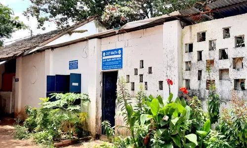 കെ​ട്ടി​ട ബ​ല​ക്ഷ​യ​വും സാ​മൂ​ഹി​ക വി​രു​ദ്ധ ശ​ല്യ​വും:  ബീ​ച്ച് ആ​ശു​പ​ത്രി വ​ള​പ്പി​ലെ ഒ.​എ​സ്.​ടി കേ​ന്ദ്രം എ​പ്പോ​ൾ മാ​റ്റും?