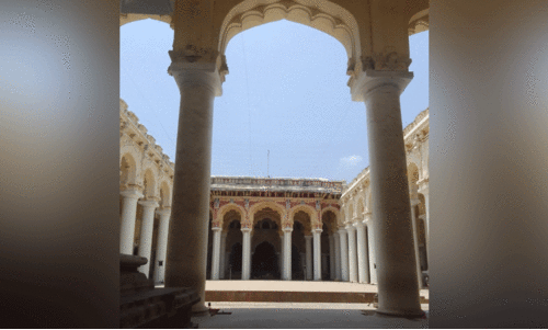 യാത്രകളെ സ്നേഹിച്ച രണ്ടു പെൺകുട്ടികൾ