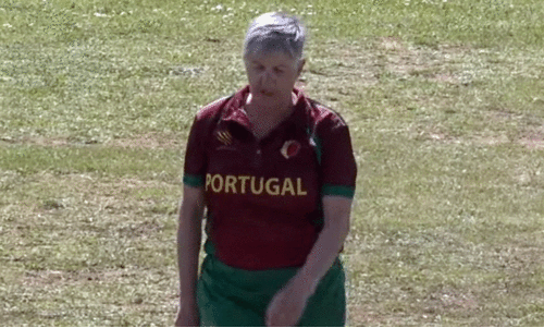 കൊച്ചുമക്കളുടെ പ്രായമുള്ള സഹതാരങ്ങൾ; 64-ാം വയസ്സിൽ അന്താരാഷ്ട്ര ക്രിക്കറ്റിൽ അരങ്ങേറി വനിതാ താരം; റെക്കോർഡ്