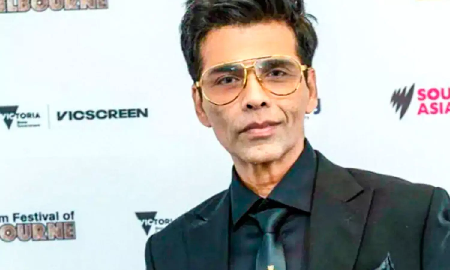 ‘ഹൗ ​ഡെ​യ​ർ യൂ ?’ ജാ​ലി​യ​ൻ വാ​ലാ​ബാ​ഗ് കൊ​ല​യാ​ളി ജ​ന​റ​ൽ ഡ​യ​റി​ന്റെ കൊ​ച്ചു​മ​ക​ളോ​ട് ക​ര​ൺ ജോ​ഹ​ർ ചോ​ദി​ക്കു​ന്നു