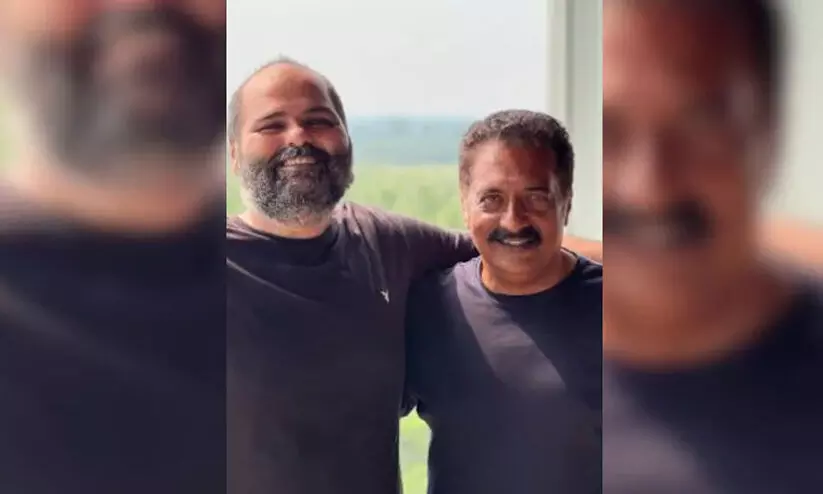 തമിഴ്നാട്ടിൽ എങ്ങനെ എത്തും ഭായ്? കുനാൽ കമ്രയോടൊപ്പമുള്ള ചിത്രം പങ്കുവെച്ച് പ്രകാശ് രാജ് തമിഴ്നാട്ടിൽ എങ്ങനെ എത്തും ഭായ്? കുനാൽ കമ്രയോടൊപ്പമുള്ള ചിത്രം പങ്കുവെച്ച് പ്രകാശ് രാജ്