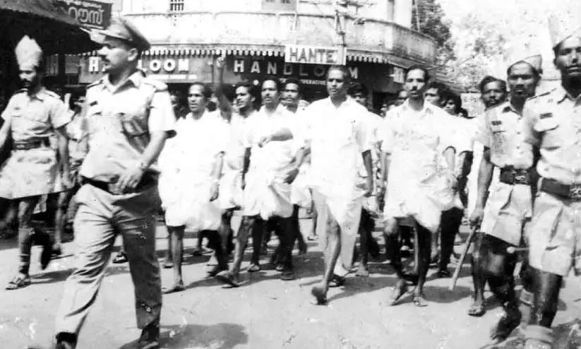 മൊഴികളിൽ നിറയെ വൈരുധ്യങ്ങൾ മൊഴികളിൽ നിറയെ വൈരുധ്യങ്ങൾ