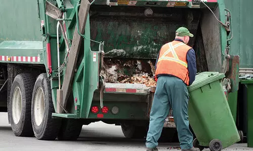 ശു​ചി​ത്വ നി​ല​വാ​രം ഉ​യ​ർ​ത്താ​ൻ അ​ത്യാ​ധു​നി​ക മാ​ലി​ന്യ ട്ര​ക്കു​ക​ളും റീ​സൈ​ക്ലി​ങ് ബി​ന്നു​ക​ളും