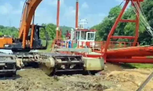 അരുവിക്കര ഡാമിൽ നിന്ന്​ മണ്ണുനീക്കം തുടങ്ങി