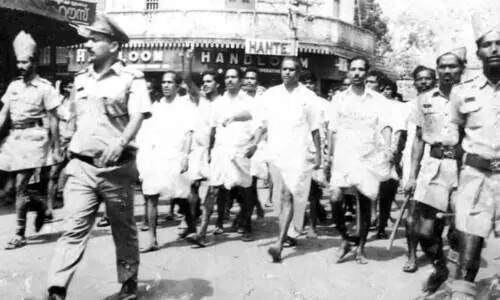 മൊഴികളിൽ നിറയെ വൈരുധ്യങ്ങൾ