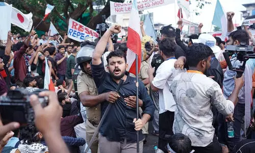 വഖഫ് നിയമ വിരുദ്ധ സമരം: വിവാദം മുസ്ലിം മുന്നേറ്റങ്ങളെ പൈശാചികവത്കരിക്കാൻ; ഗുണകാംക്ഷാപരമായ ചോദ്യങ്ങൾ ഉൾക്കൊള്ളുന്നു -സോളിഡാരിറ്റി വഖഫ് നിയമ വിരുദ്ധ സമരം: വിവാദം മുസ്ലിം മുന്നേറ്റങ്ങളെ പൈശാചികവത്കരിക്കാൻ; ഗുണകാംക്ഷാപരമായ ചോദ്യങ്ങൾ ഉൾക്കൊള്ളുന്നു -സോളിഡാരിറ്റി