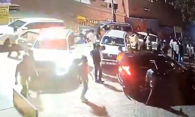 അർധരാത്രി ക്ഷേത്രത്തിലെത്തി പൂജാരി​യെ മർദിച്ച് ബി.ജെ.പി എം.എൽ.എയുടെ മകൻ