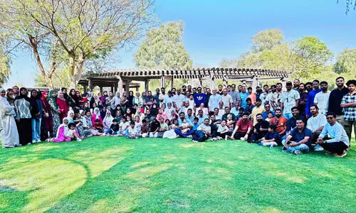 വി​ര​ളി​പ്പു​റ​ത്ത് കു​ടും​ബ​സം​ഗ​മം