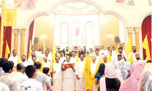 സെ​ന്‍റ് മേ​രീ​സ് ക​ത്തീ​ഡ്ര​ലി​ല്‍ പീ​ഡാ​നു​ഭ​വ​വാ​ര ശു​ശ്രൂ​ഷ​ക​ള്‍