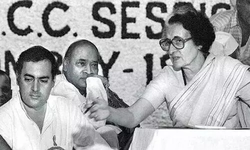 ഇടതുപക്ഷത്തേക്ക്   വഴിതിരിയുന്ന കോൺഗ്രസ്